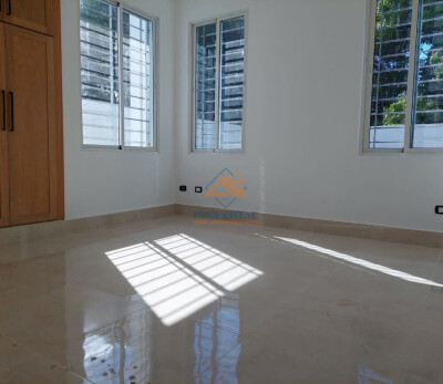 Casa de venta en Proyecto Cerrado en Gurabo, Santiago-2