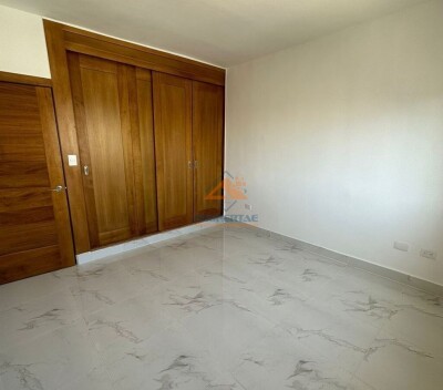 Amplio apartamento de venta 4to nivel en Gurabo, Santiago