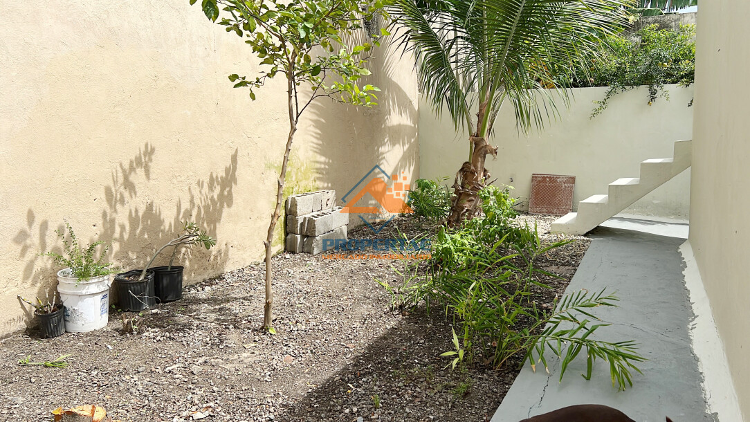 House for sale in Pontezuela, Santiago (Closed Project with 24/7 Security)-9