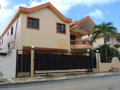 House for sale in Villa María, Santiago