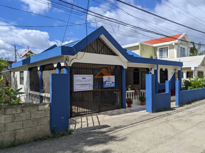 Casa en venta de 3 habitaciones en Carretera las Palomas, Licey - Santiago-4