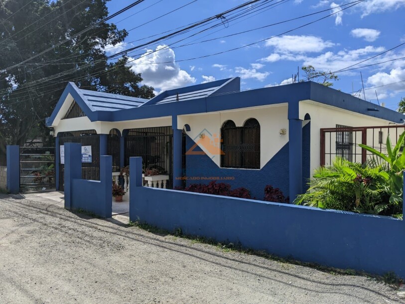 Casa en venta de 3 habitaciones en Carretera las Palomas, Licey - Santiago-2